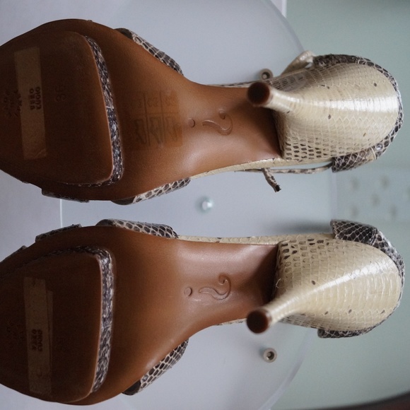 MOSCHINO Shoe Size 6 NWB - Picture 3 of 8